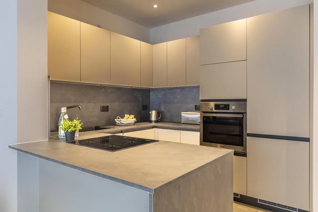 Heated Pool Luxury In Pembroke St Julians Apartment