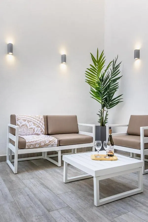 Heated Pool Luxury In Pembroke St Julians Apartment Malta
