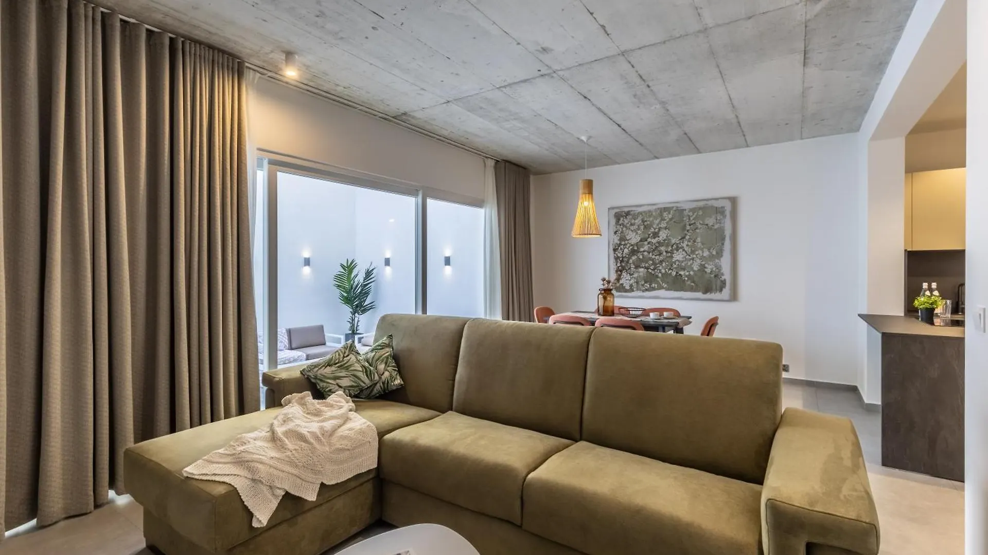 Heated Pool Luxury In Pembroke St Julians Apartment Malta