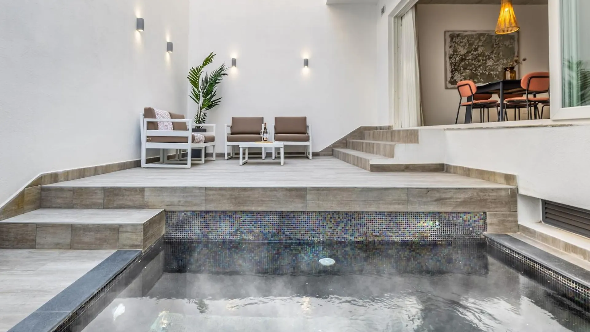 Heated Pool Luxury In Pembroke St Julians Apartment