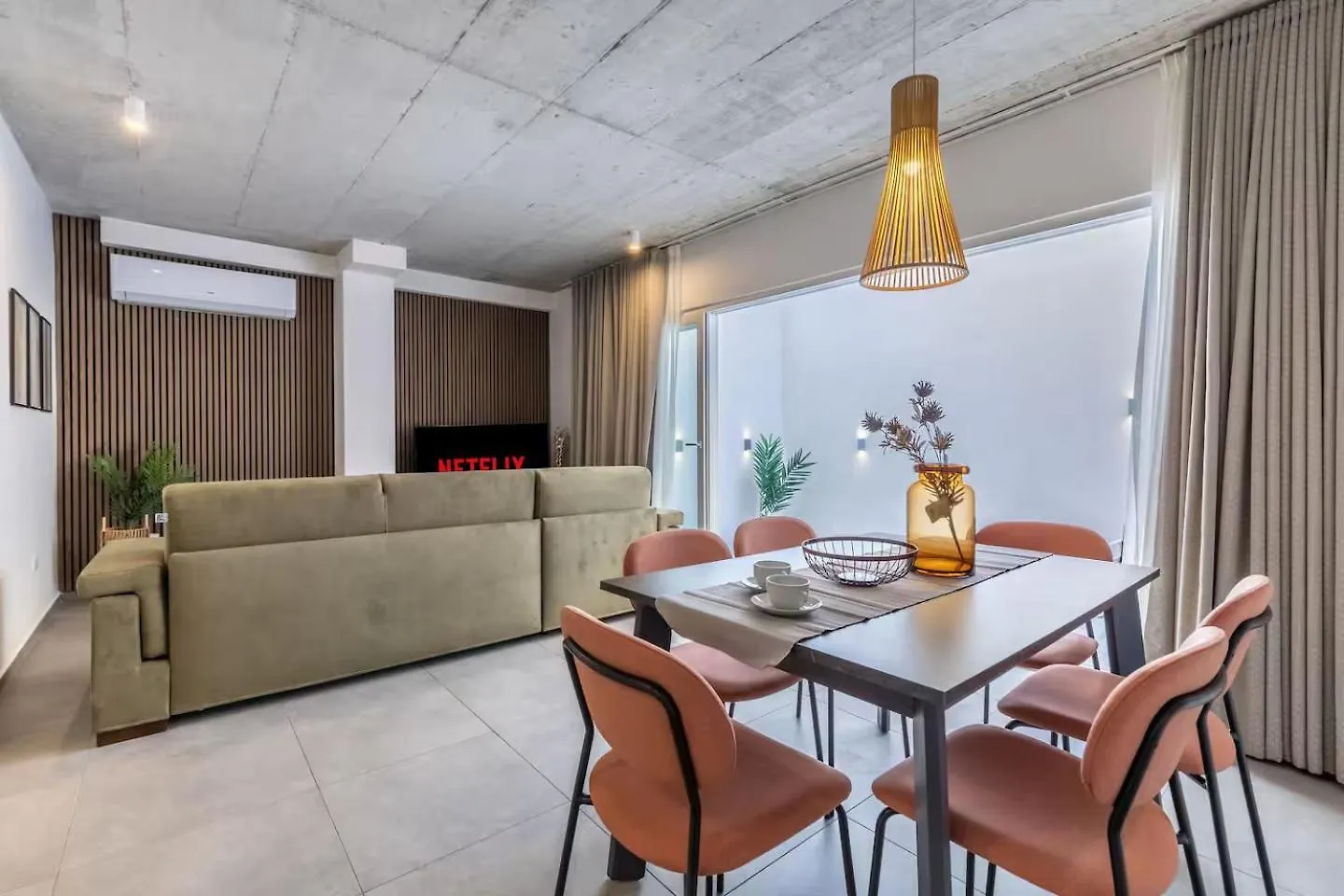 Heated Pool Luxury In Pembroke St Julians Apartment