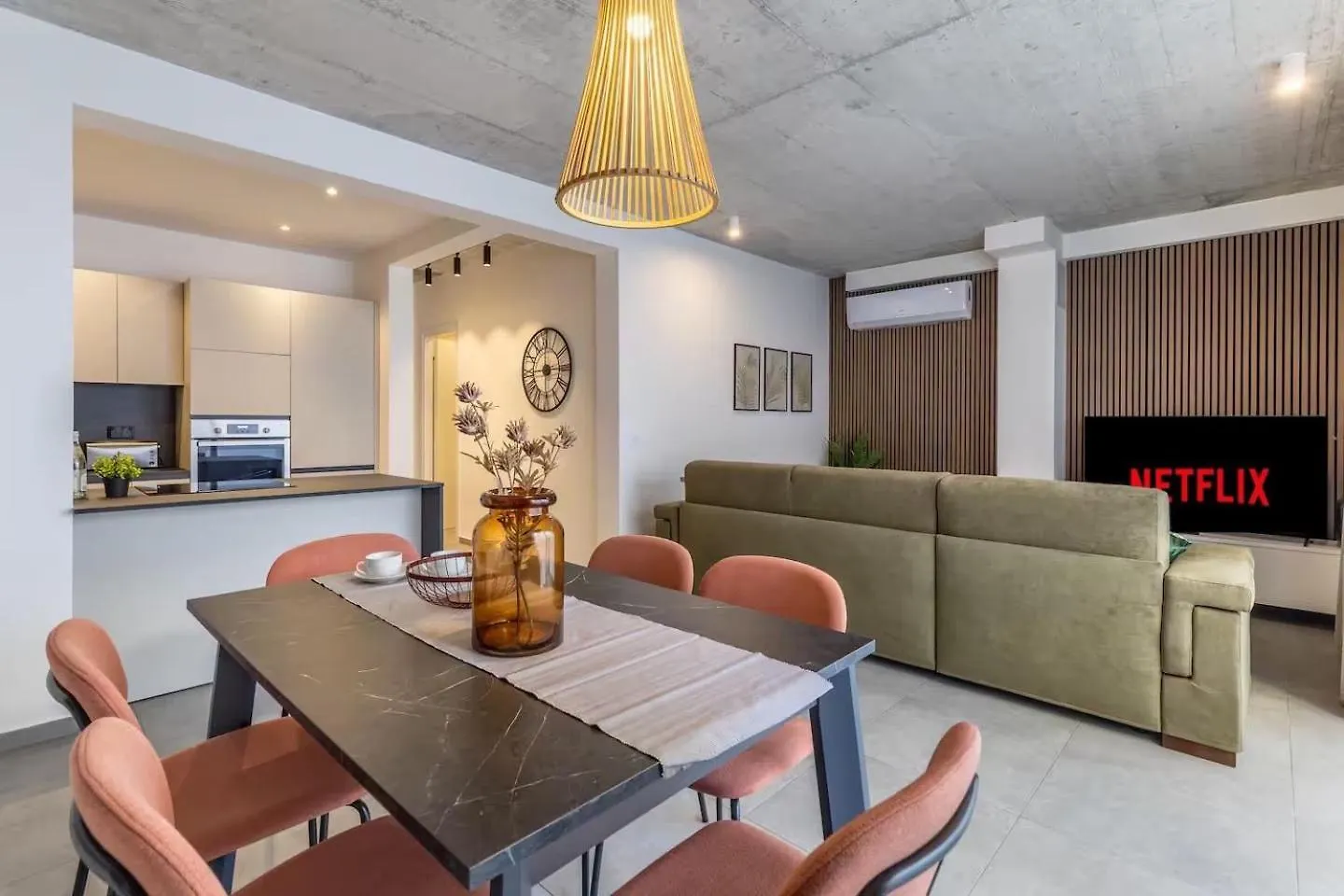 Heated Pool Luxury In Pembroke St Julians Apartment