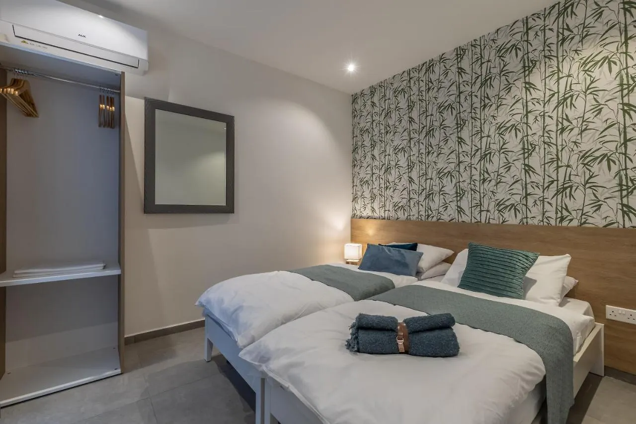 Heated Pool Luxury In Pembroke St Julians Apartment